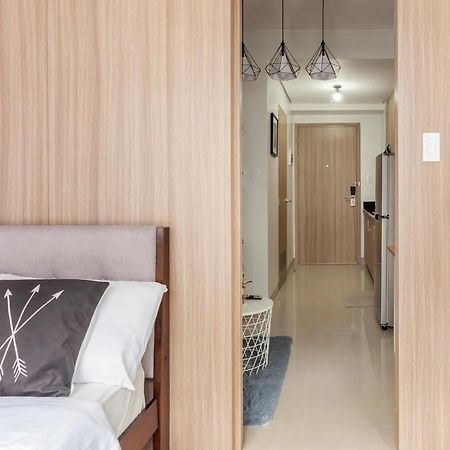 Shore 2 Apartment With Balcony مانيلا المظهر الخارجي الصورة