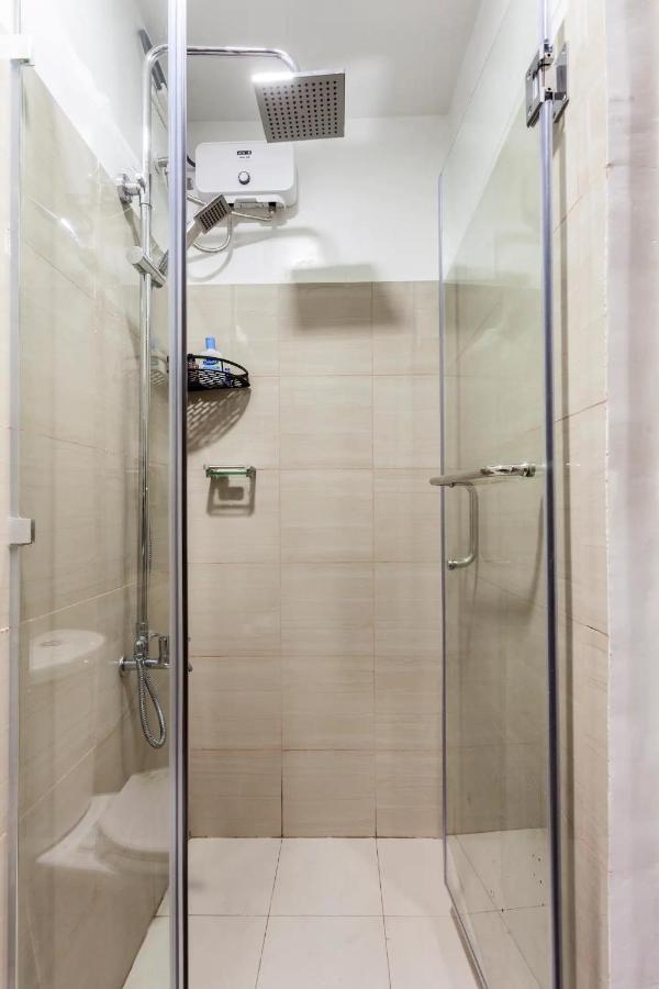 Shore 2 Apartment With Balcony مانيلا المظهر الخارجي الصورة